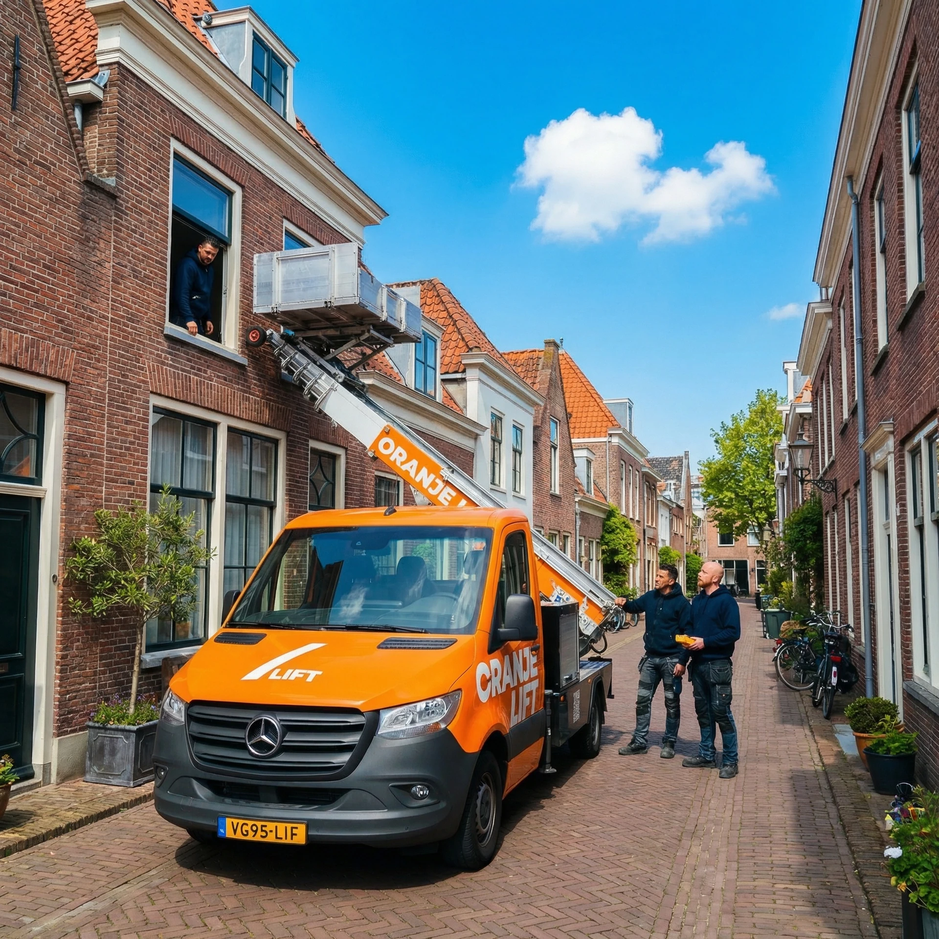 Ladderlift bij woning in Hoofddorp